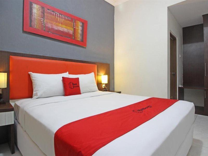 Reddoorz Plus Near Keraton Solo Екстер'єр фото