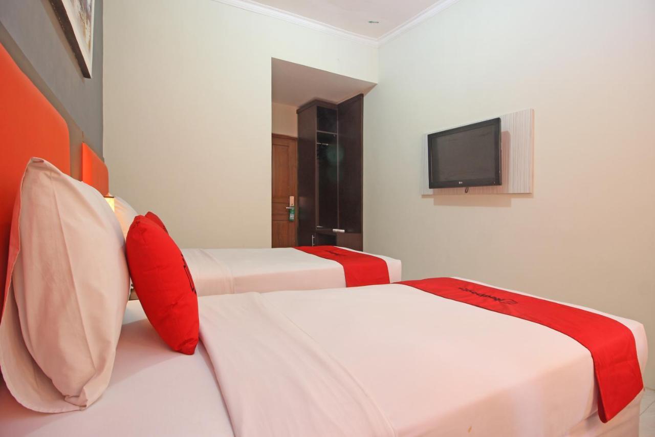 Reddoorz Plus Near Keraton Solo Екстер'єр фото