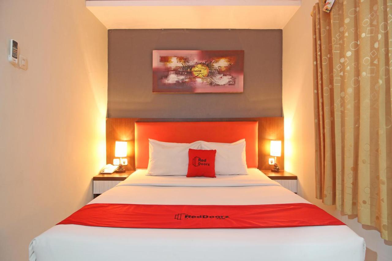 Reddoorz Plus Near Keraton Solo Екстер'єр фото