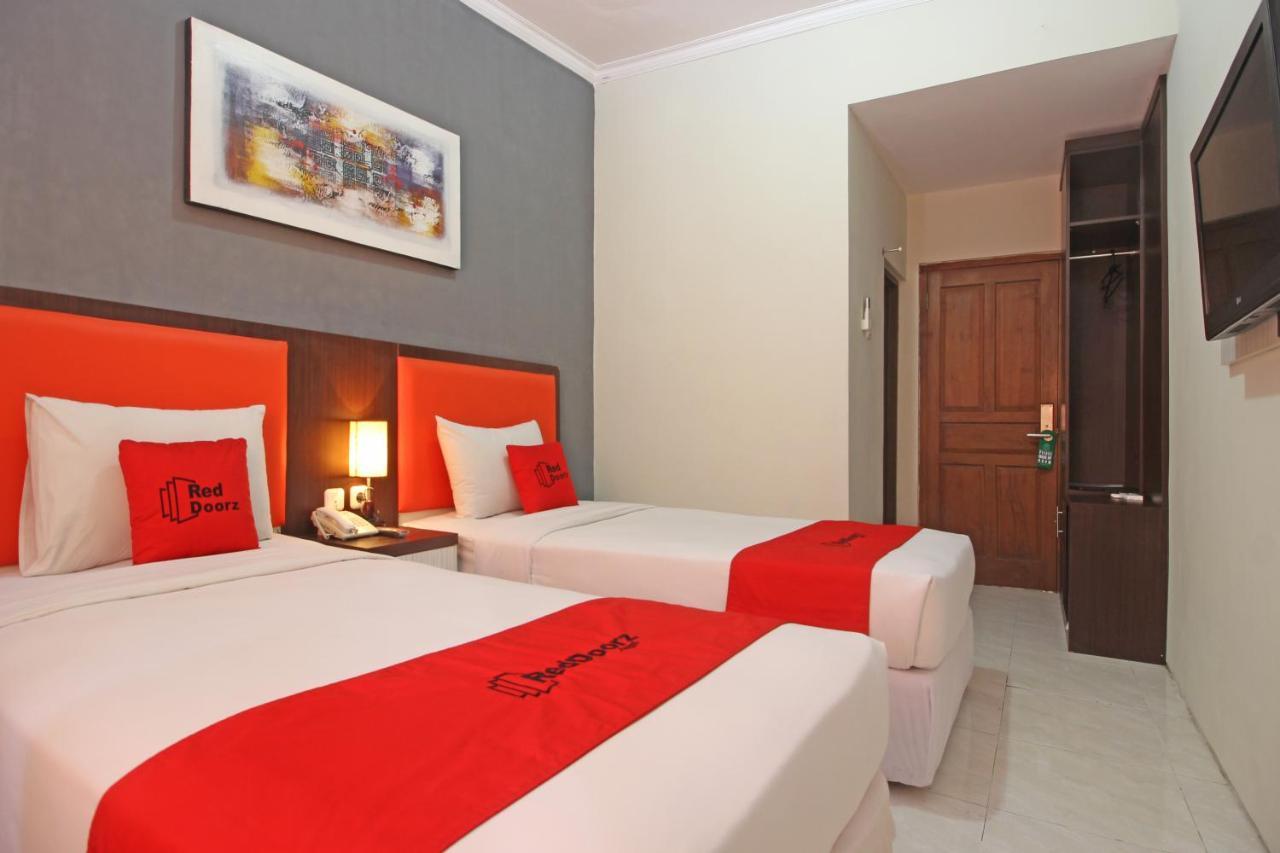 Reddoorz Plus Near Keraton Solo Екстер'єр фото