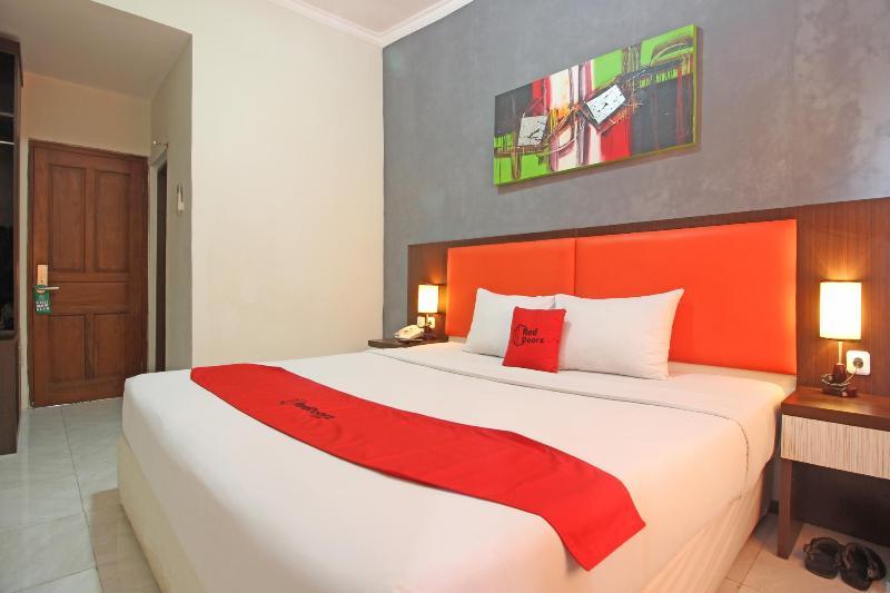Reddoorz Plus Near Keraton Solo Екстер'єр фото