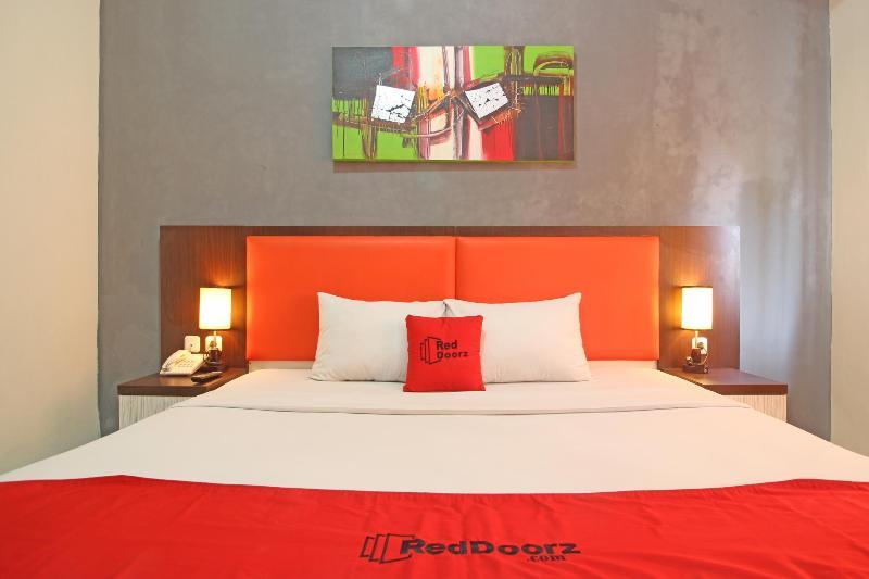 Reddoorz Plus Near Keraton Solo Екстер'єр фото